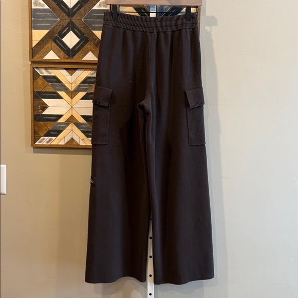 ALO Yoga Scholar Knit High-Waist Cargo Pants size Medium - Picture 3 of 9